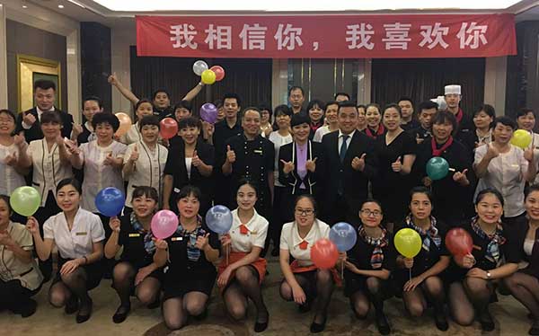 天朗時代影院“幸福觀影行”