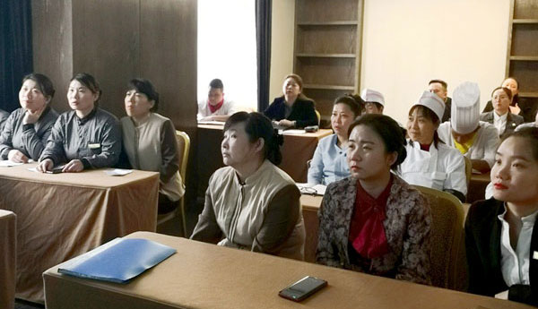 錦城藝術酒店舉行“珍愛生命 關注健康”急救知識講座