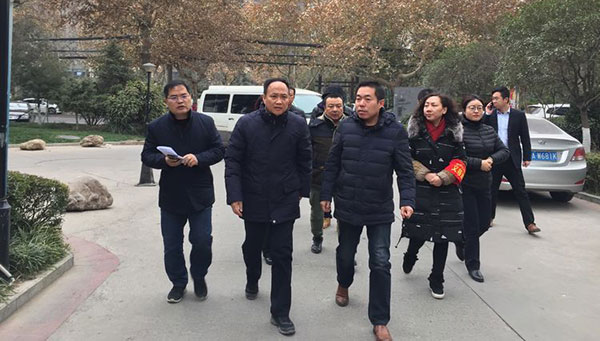 蓮湖區(qū)區(qū)委書記和文全帶隊調(diào)研蔚藍領寓冬季取暖工作