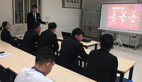 天朗酒管天玥餐飲舉辦“如何激勵下屬員工”專題培訓