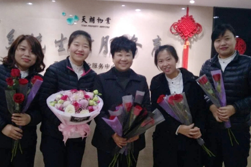 溫情三八節，鮮花贈女神