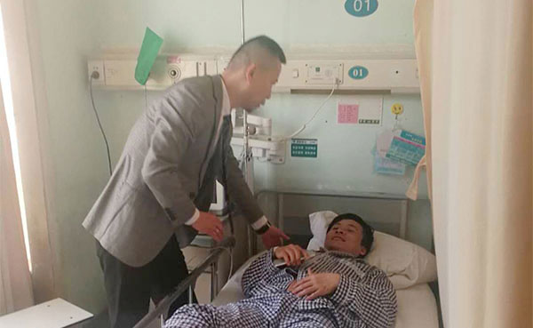 探望員工送真情 殷切關懷暖人心