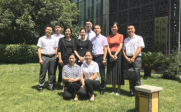 榮華控股企業集團考察團參觀天朗康養板塊