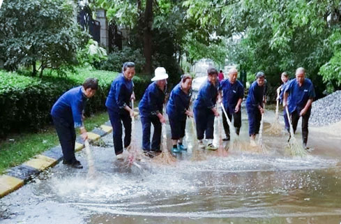暴雨雷電大風組團來，天朗各小區積極應對