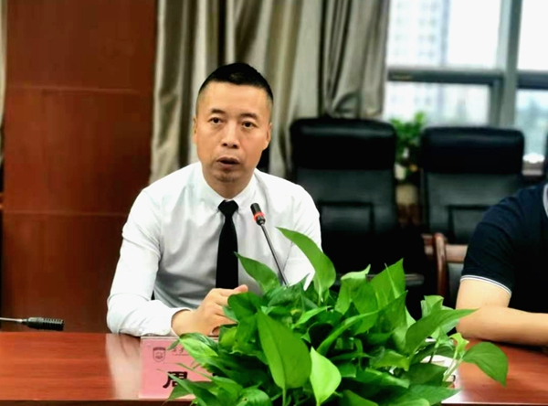 官網2.jpg